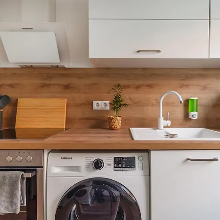 Design / 2 / / Contactless Check-in Hannover