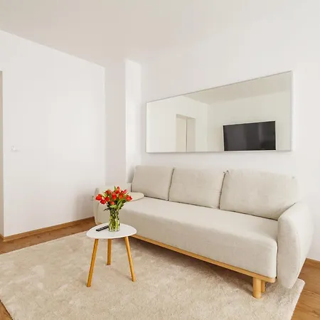 Design / 2 / / Contactless Check-in Apartment