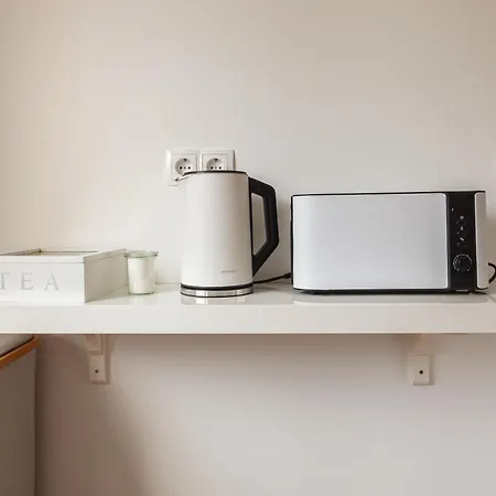Design / 2 / / Contactless Check-in Apartment Hannover