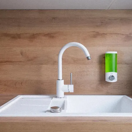 Design / 2 / / Contactless Check-in Apartment