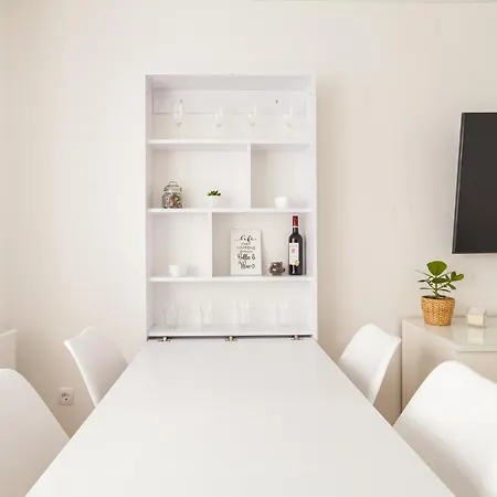 Apartment Design / 2 / / Contactless Check-in *