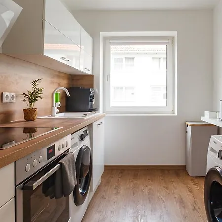 Design / 2 / / Contactless Check-in Apartment *