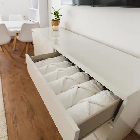 Apartment Design / 2 / / Contactless Check-in