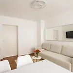 Design / 2 / / Contactless Check-in Ανόβερο
