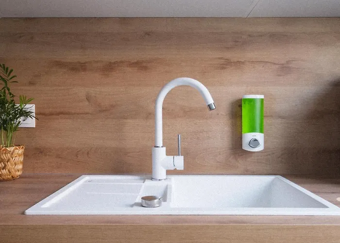 Design / 2 / / Contactless Check-in Apartman