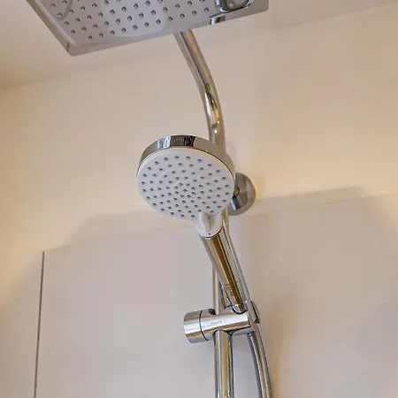 Design / 2 / / Contactless Check-in * Hannover